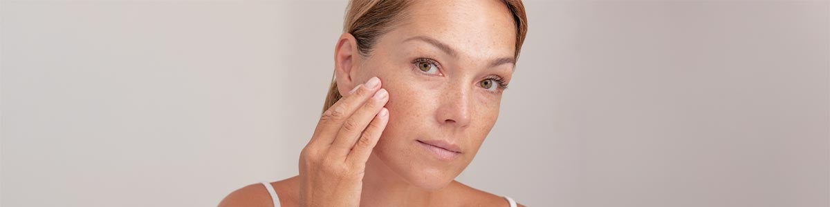 Banni&egrave;re types et facteurs de risque des taches brunes