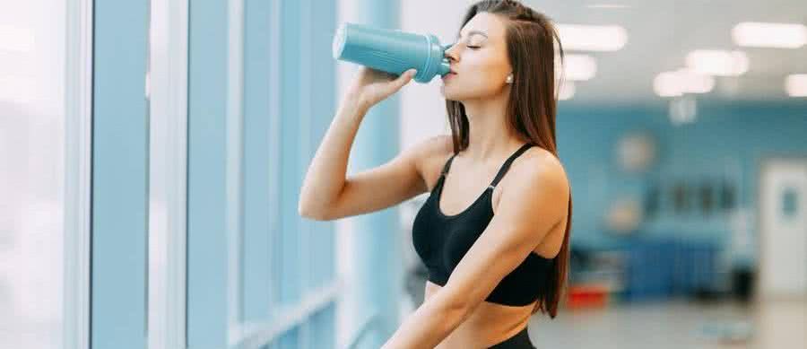 Les femmes et les protéines en poudre : halte aux idées reçues !
